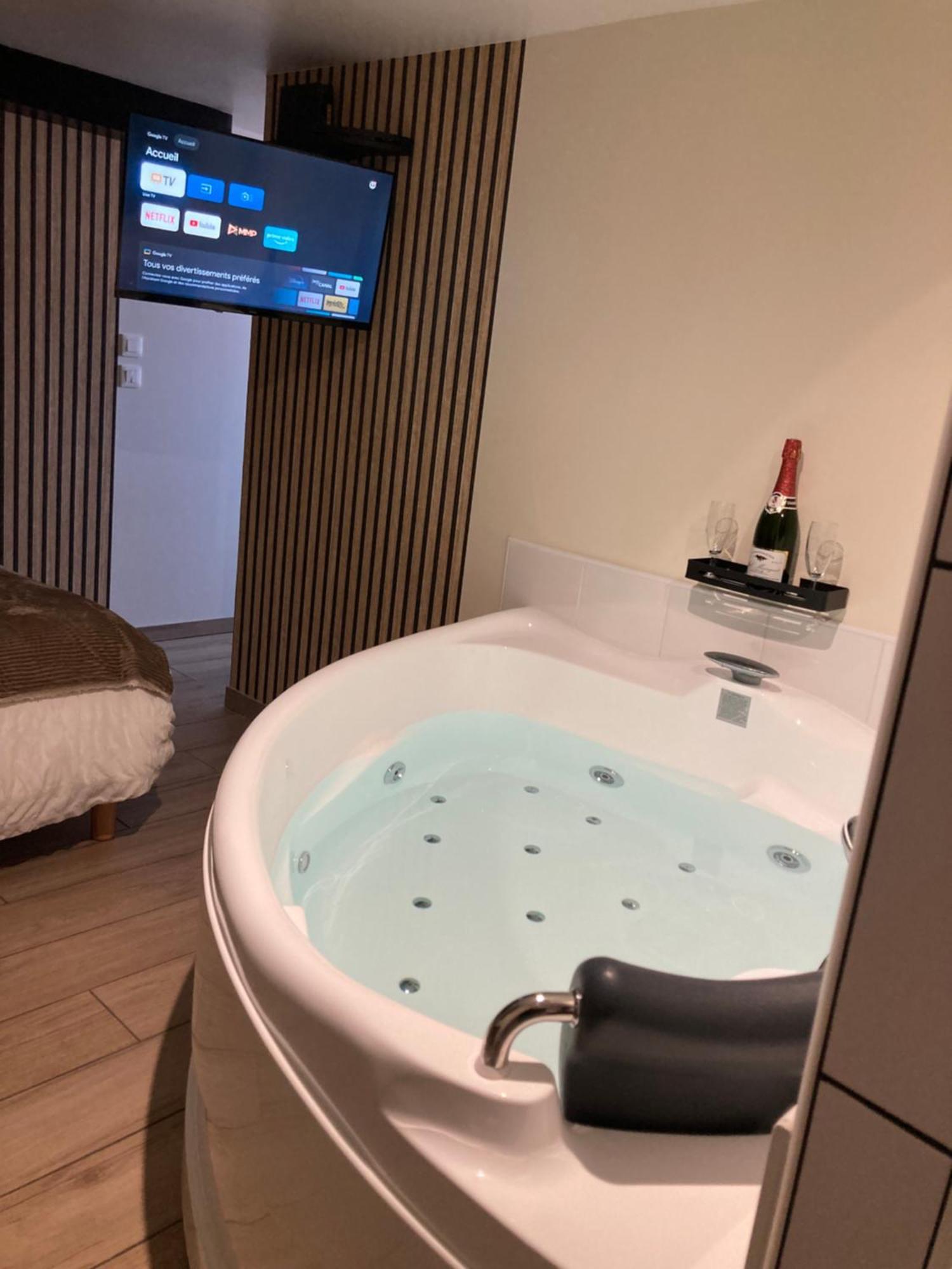 Tiny Room Лангр Экстерьер фото