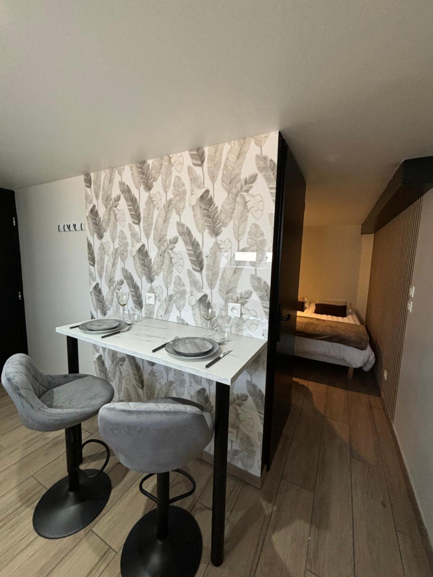 Tiny Room Лангр Экстерьер фото